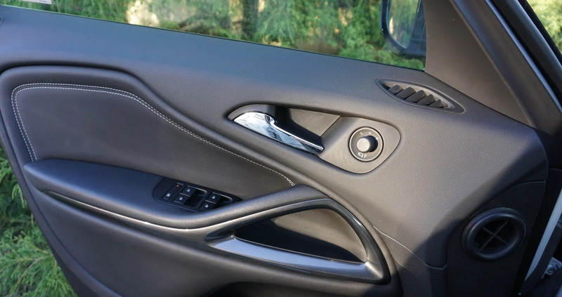 Opel Zafira cena 81000 przebieg: 87830, rok produkcji 2017 z Lębork małe 154